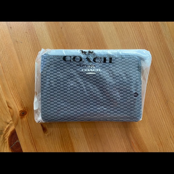 NWT Coach Checkered Wristlet - Picture 4 of 6